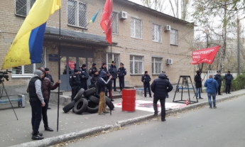 пикет суда в Мелитополе пикет суда в Мелитополе