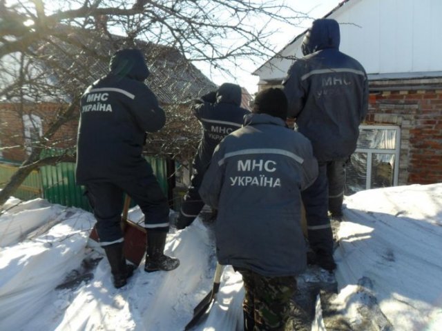 спасатели освободили пенсионеров спасатели освободили пенсионеров