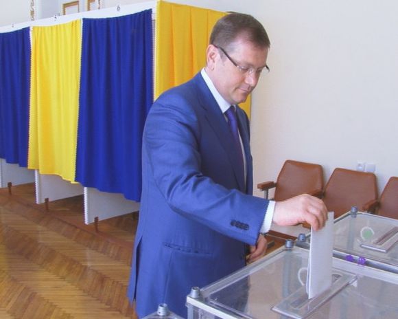 Вилкул голосует Вилкул голосует