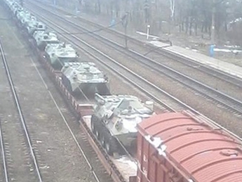 эшелоны с военной техникой эшелоны с военной техникой