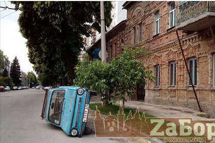 запорожец на боку запорожец на боку