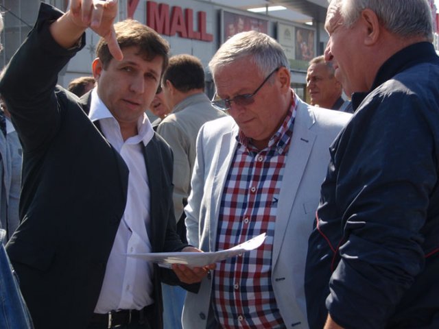 Баранов Валерий с планом работ по реконструкции перекрестка на Набережной в Запорожье Баранов Валерий с планом работ по реконструкции перекрестка на Набережной в Запорожье