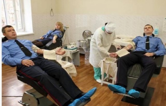гаишники сдкают кровь гаишники сдкают кровь