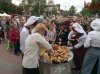 День матери в Запорожье. Разрезание каравая