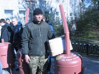 лицеисты передают буржуйку бойцам лицеисты передают буржуйку бойцам