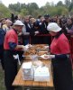 Покровская ярмарка в Запорожье. Раздача куринных крыльев