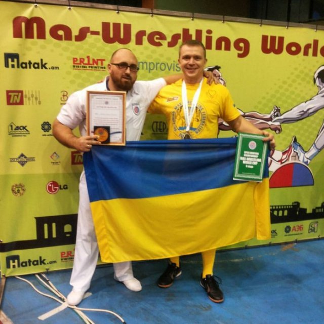mas-restling.jpg mas-restling.jpg
