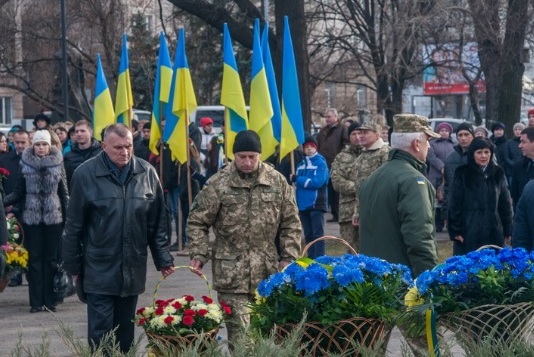 возложение цветов фото: "Вся власть" возложение цветов фото: "Вся власть"