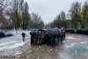 Антимайдан забрасывают яйцами и мукой в Запорожье