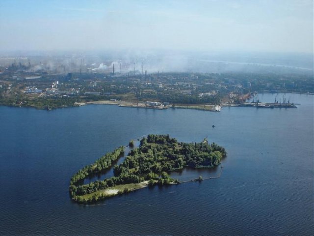 Остров Сагайдачного (Ленина) в Запорожье Остров Сагайдачного (Ленина) в Запорожье