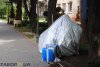 Памятник студенту (затянутый в мешок) возле Мотор банка в Запорожье 