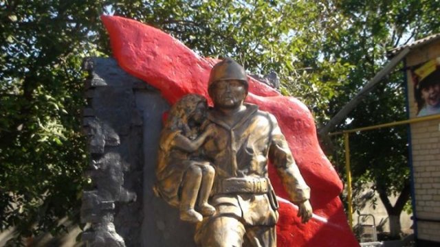 памятник спасателю памятник спасателю