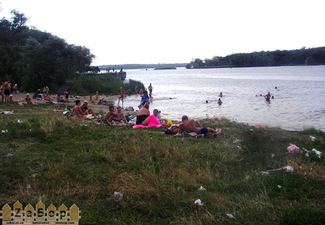 Пляж на Кичкасе в Запорожье