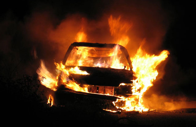Пожар. Горит авто Пожар. Горит авто