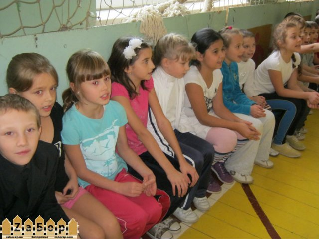дети школы 65 в Запорожье дети школы 65 в Запорожье