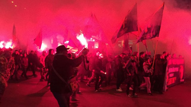 Факельное шествие в Запорожье Факельное шествие в Запорожье