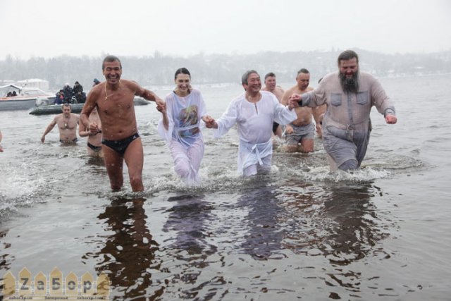 Крещенские купания в Запорожье: Кальцев, Лука, Син Крещенские купания в Запорожье: Кальцев, Лука, Син