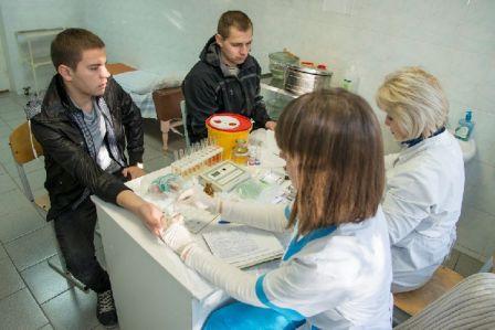 студенты сдают кровь студенты сдают кровь