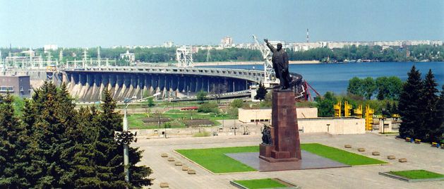 Памятник Ленину у Днепрогэса Памятник Ленину у Днепрогэса